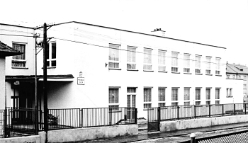 Pohľad na budovu MŠ od ul. 1. mája; foto Pavol Rýpal - 22.2.1981