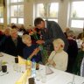 Deň šedín a kvetín - primátor mesta Ing. J. Rybárik pozdravil našich seniorov a odovzdal im kvet (3).JPG